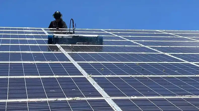 How to Safely Turn Off Solar Panels for Cleaning