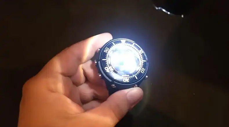 Can Led Light Charge Solar Watch